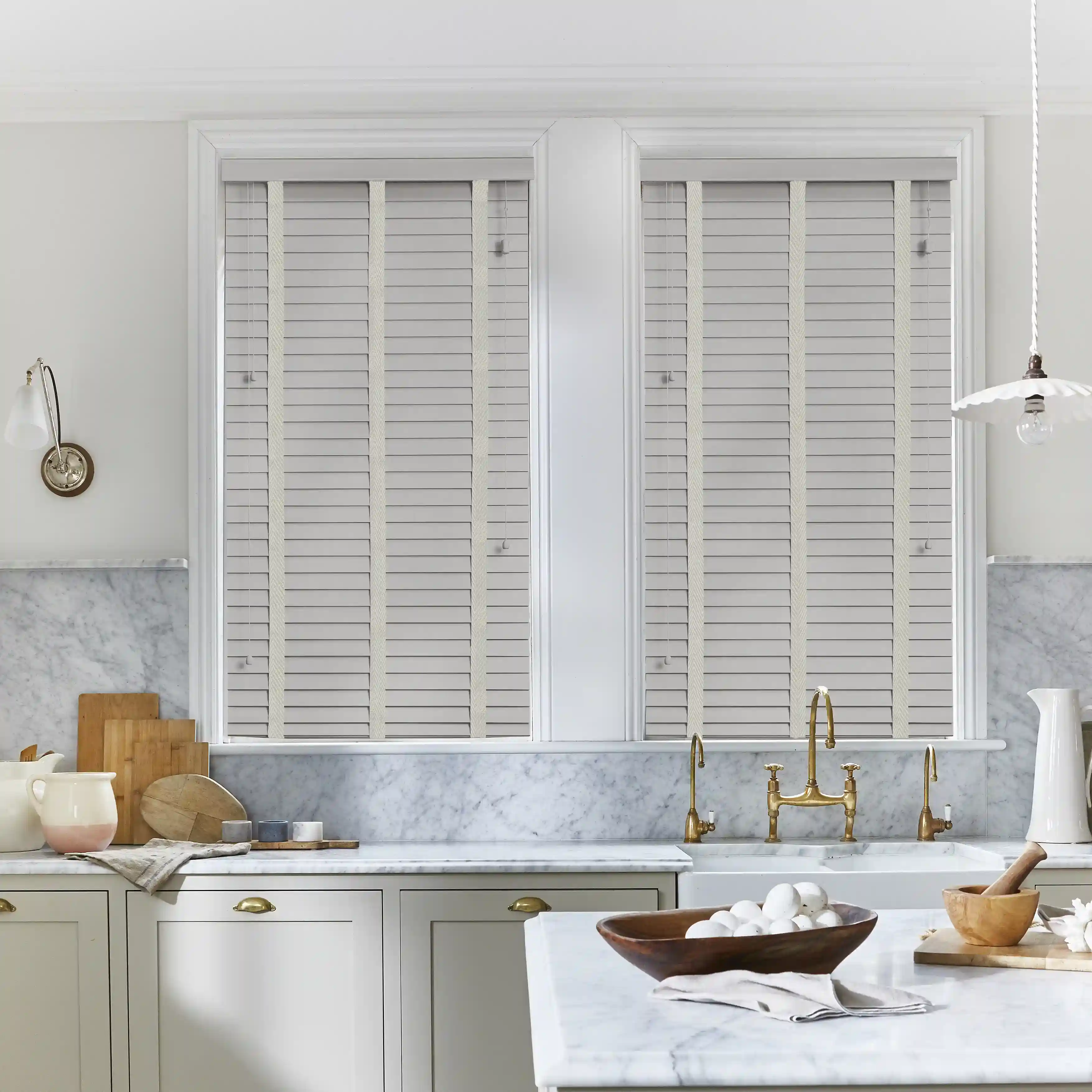 Best Faux Wood Blinds for Warm & Cosy Interiors Perfect for Every Room.