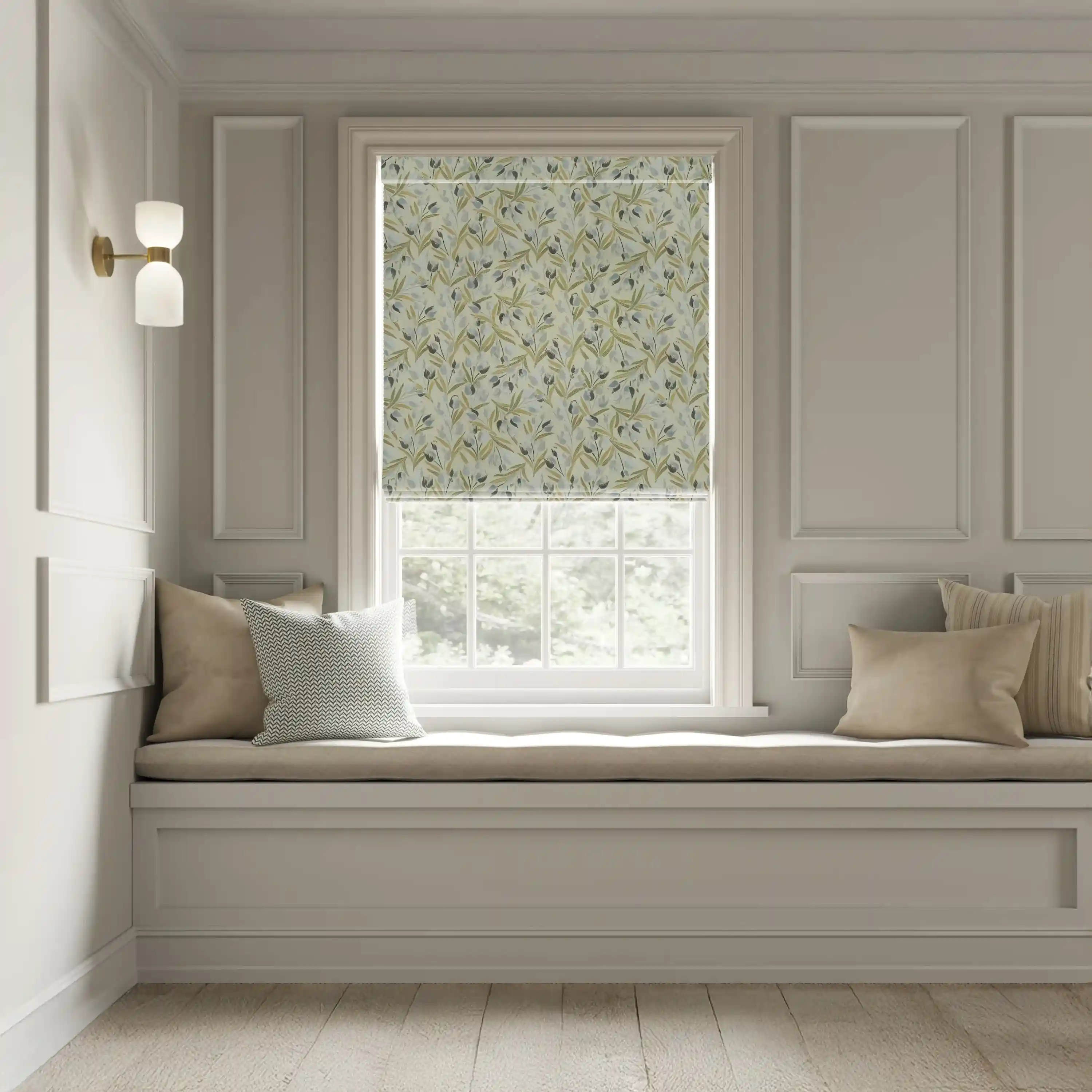 Roman Blinds for Dining Rooms in Nottingham (Nottinghamshire)—Style your dining room with Roman blinds designed to offer both beauty and privacy.
